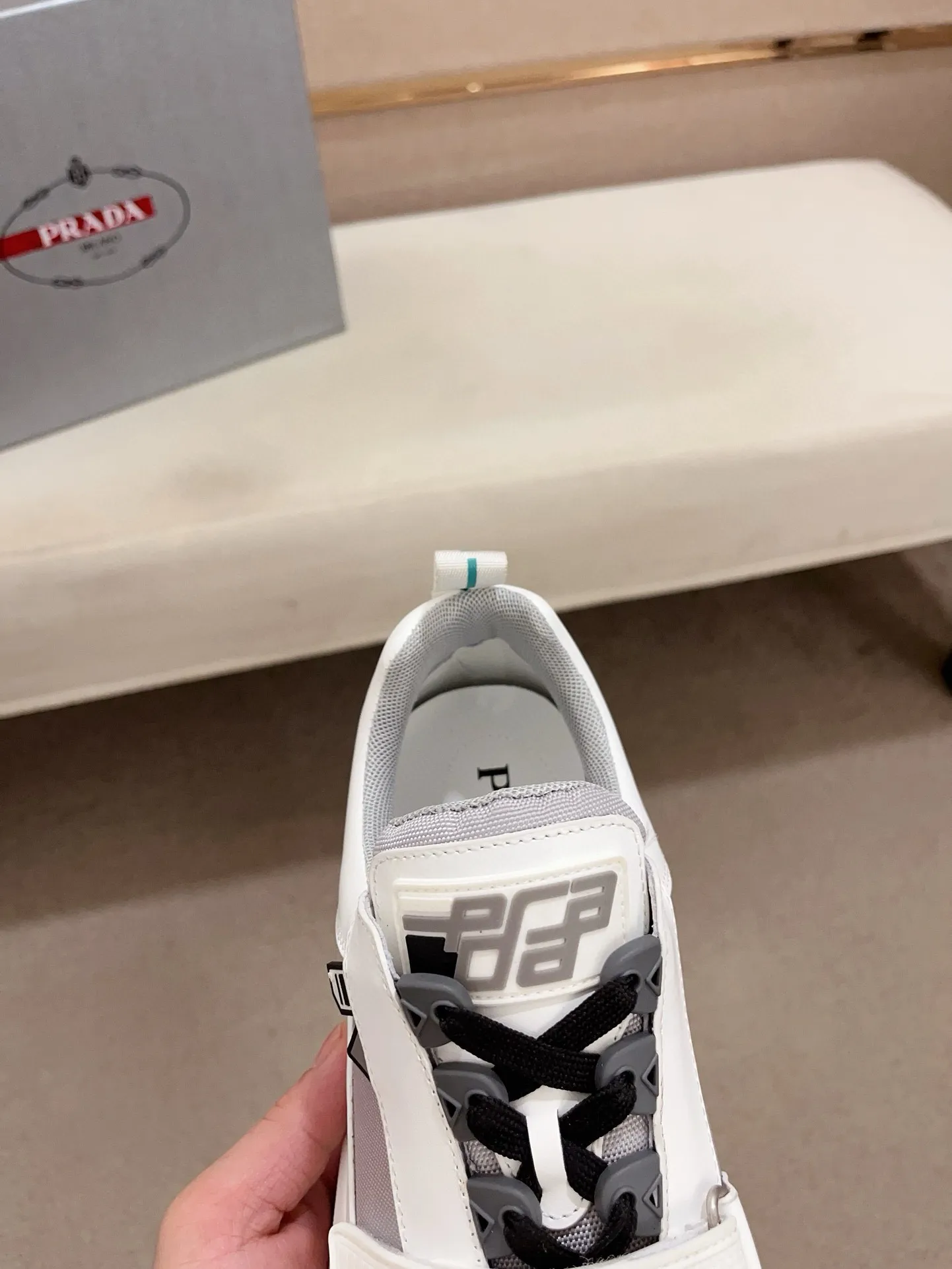 Factory price 620💰 ✔️✔️✔️Higher version High-quality new PRADA (Prada) counters are launched simultaneously. New men's shoes and 😘fabric are made of high-tech glue-spraying technology. Lining: Full cowhide lining. 👍🏿 High-end ☄️ air-cushion molded anti-slip rubber outsole, exquisite lines, simple and elegant, comfortable and high-end for leisure travel. Code number: 38 to 44 (45 is custom-made and cannot be returned or exchanged)